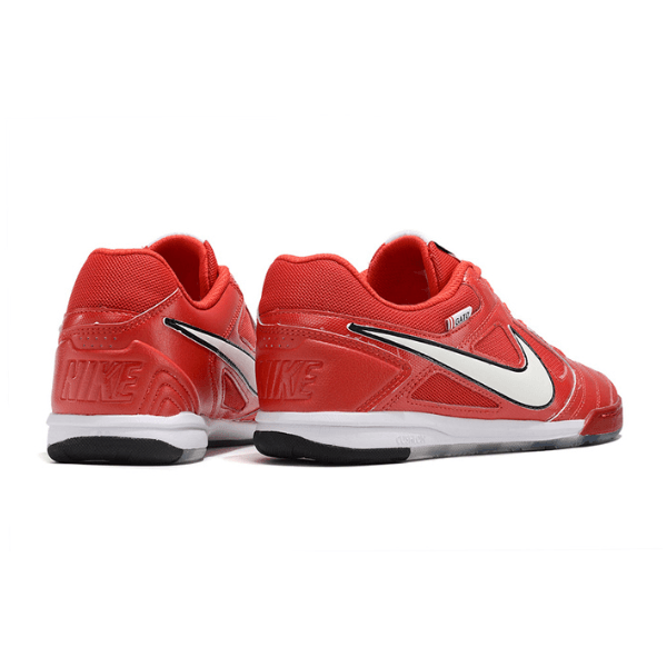 Chuteira Futsal Nike SB Gato X Supreme IC Vermelha, Branca e Preta